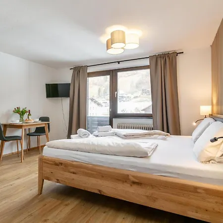 Brixen Alpin Living 18 *
